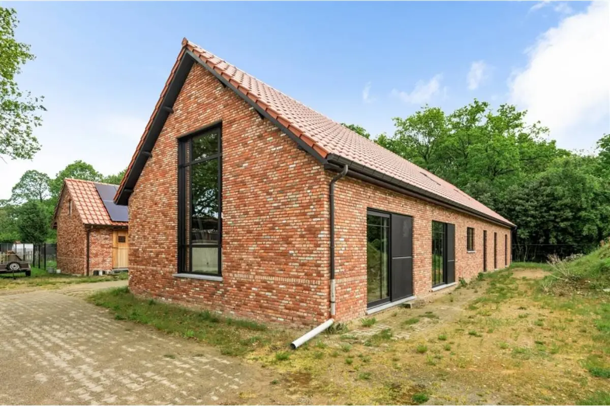 Huis te  koop in Houthalen-Helchteren 3530 649000.00€ 5 slaapkamers 380.00m² - Zoekertje 770087