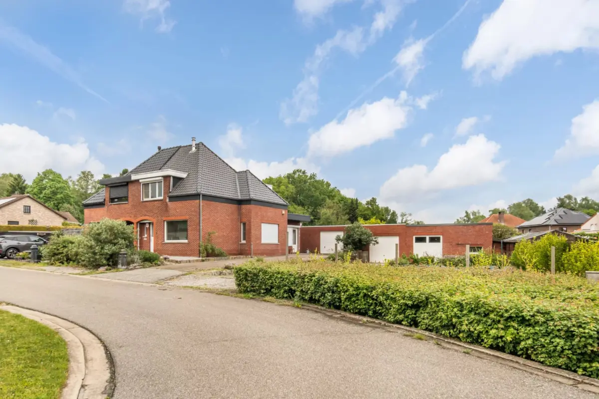 Huis te  koop in Houthalen-Helchteren 3530 350000.00€  slaapkamers 137.00m² - Zoekertje 770325