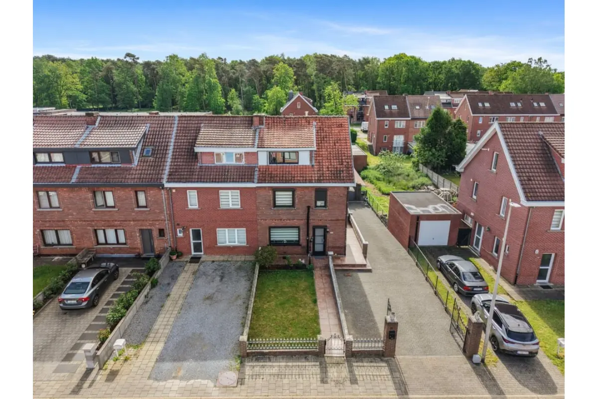 Huis te  koop in Houthalen-Helchteren 3530 295000.00€ 4 slaapkamers 166.00m² - Zoekertje 770317