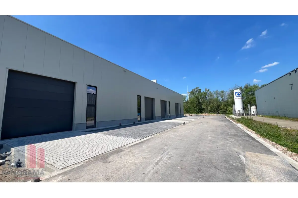 Handelszaak te  koop in Genk 3600 1107000.00€  slaapkamers 820.00m² - Zoekertje 772454