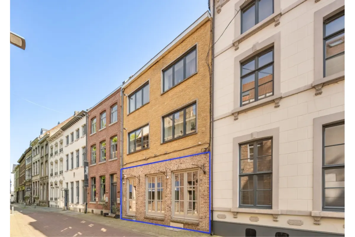 Handelszaak te  koop in Maaseik 3680 179000.00€  slaapkamers m² - Zoekertje 773096