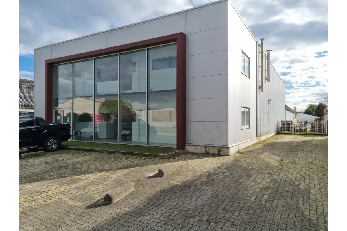 Handelszaak te  koop in Meeuwen-Gruitrode 3670 795000.00€  slaapkamers 1085.00m² - Zoekertje 775146