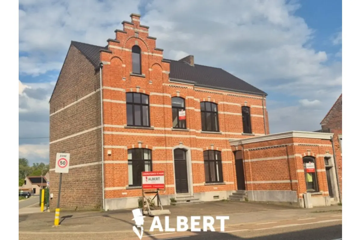 Handelszaak te  huur in Sint-Truiden 3800 2000.00€  slaapkamers 220.00m² - Zoekertje 777531