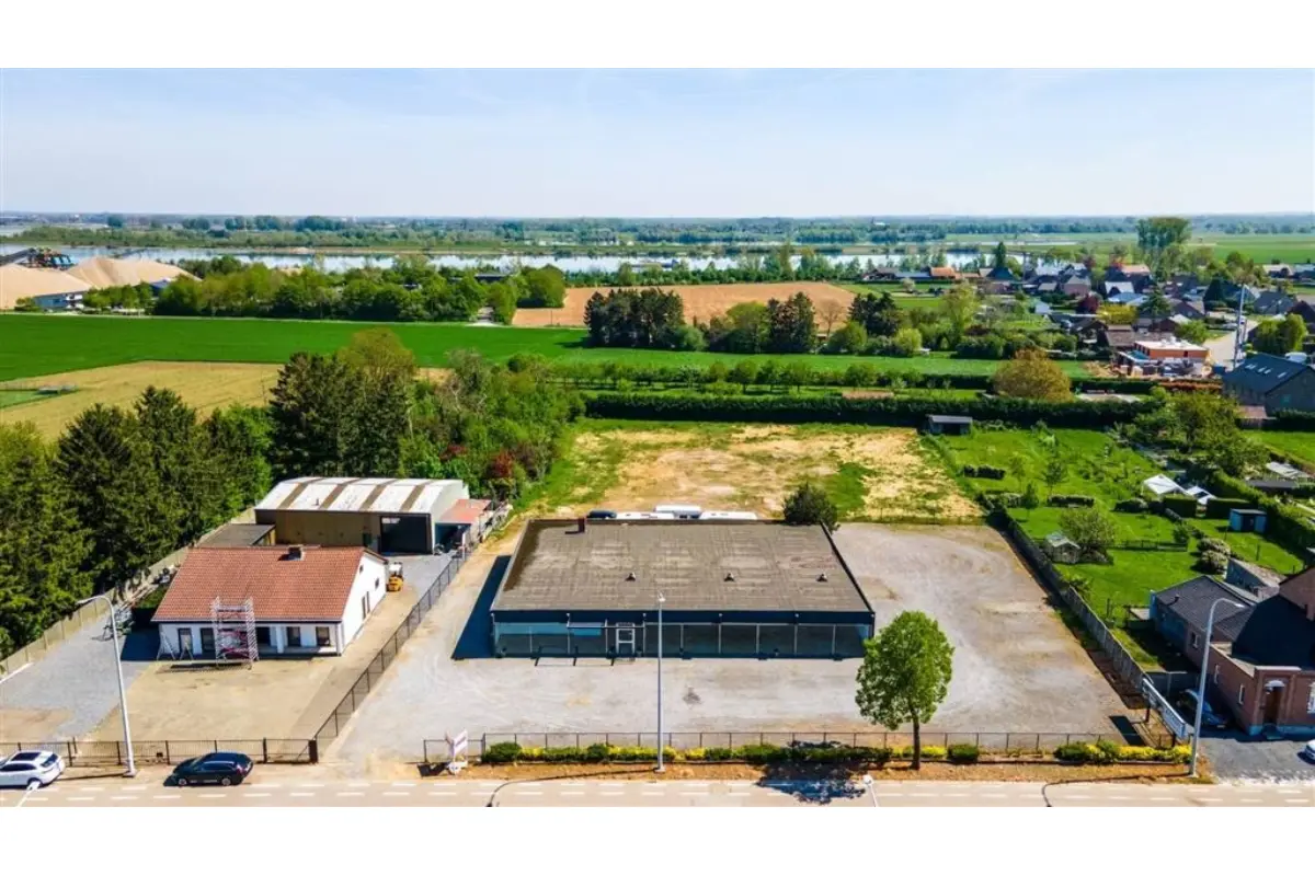 Handelszaak te  koop in Dilsen-Stokkem 3650 797000.00€  slaapkamers 725.00m² - Zoekertje 778256