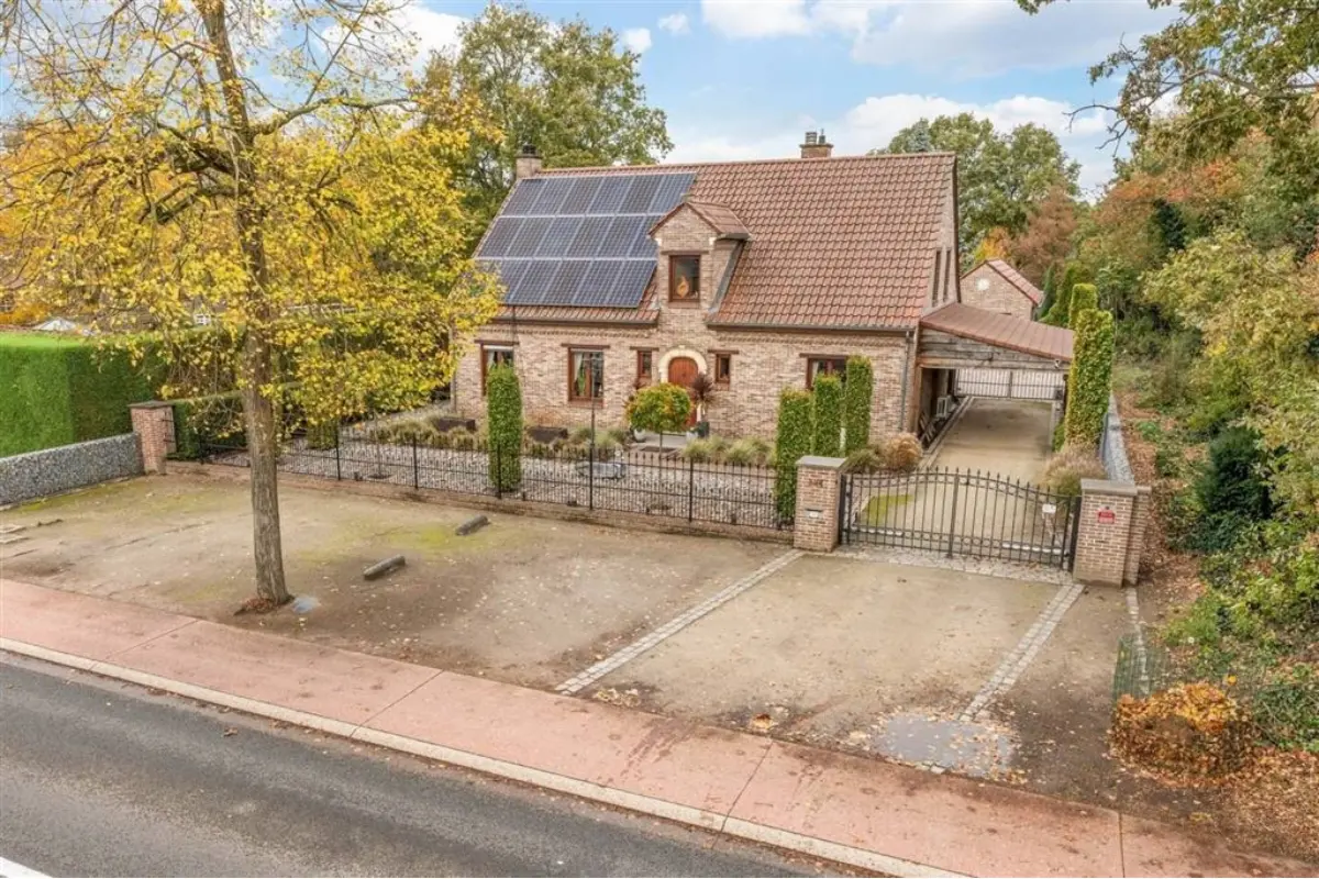 Huis te  koop in Lommel 3920 0.00€ 3 slaapkamers 230.00m² - Zoekertje 781572