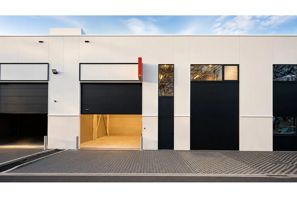 Handelszaak te  huur in Genk 3600 0.00€  slaapkamers 144.00m² - Zoekertje 781716
