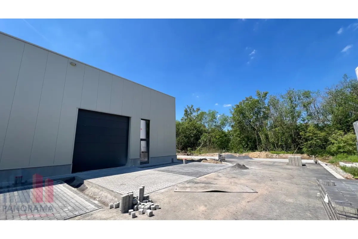 Handelszaak te  koop in Genk 3600 553500.00€  slaapkamers 410.00m² - Zoekertje 784392