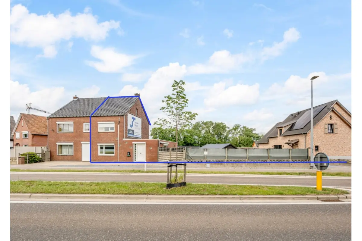Huis te  koop in Neeroeteren 3680 189000.00€ 3 slaapkamers m² - Zoekertje 783975