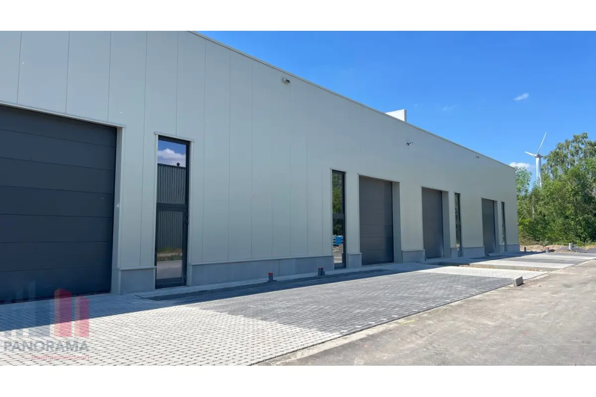 Handelszaak te  koop in Genk 3600 1107000.00€  slaapkamers 820.00m² - Zoekertje 784390