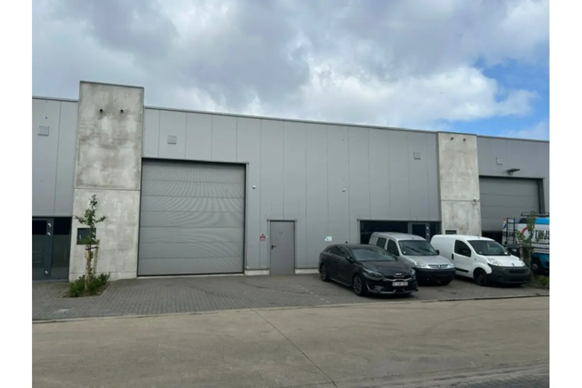Handelszaak te  huur in Overpelt 3900 1769.00€  slaapkamers m² - Zoekertje 784467