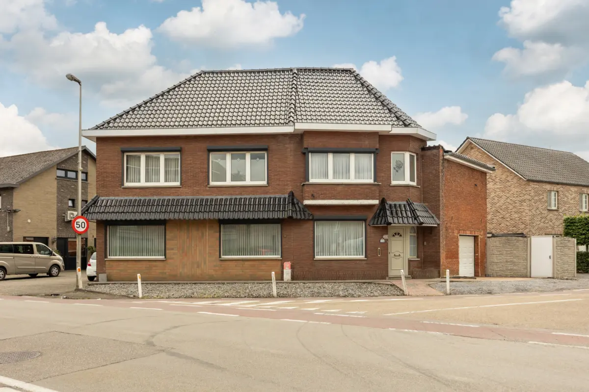 Huis te  koop in Houthalen-Helchteren 3530 249000.00€ 5 slaapkamers 120.00m² - Zoekertje 784644