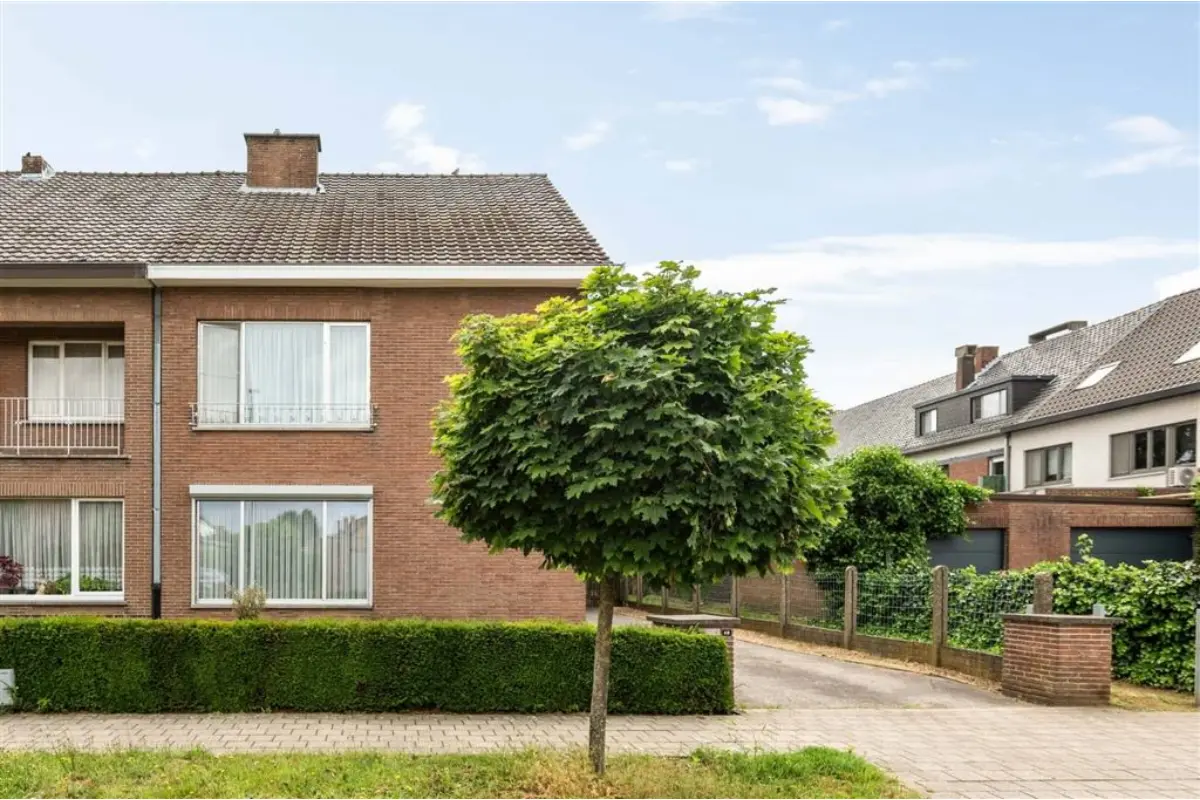 Huis te  koop in Hasselt 3500 359000.00€ 4 slaapkamers 211.00m² - Zoekertje 790866