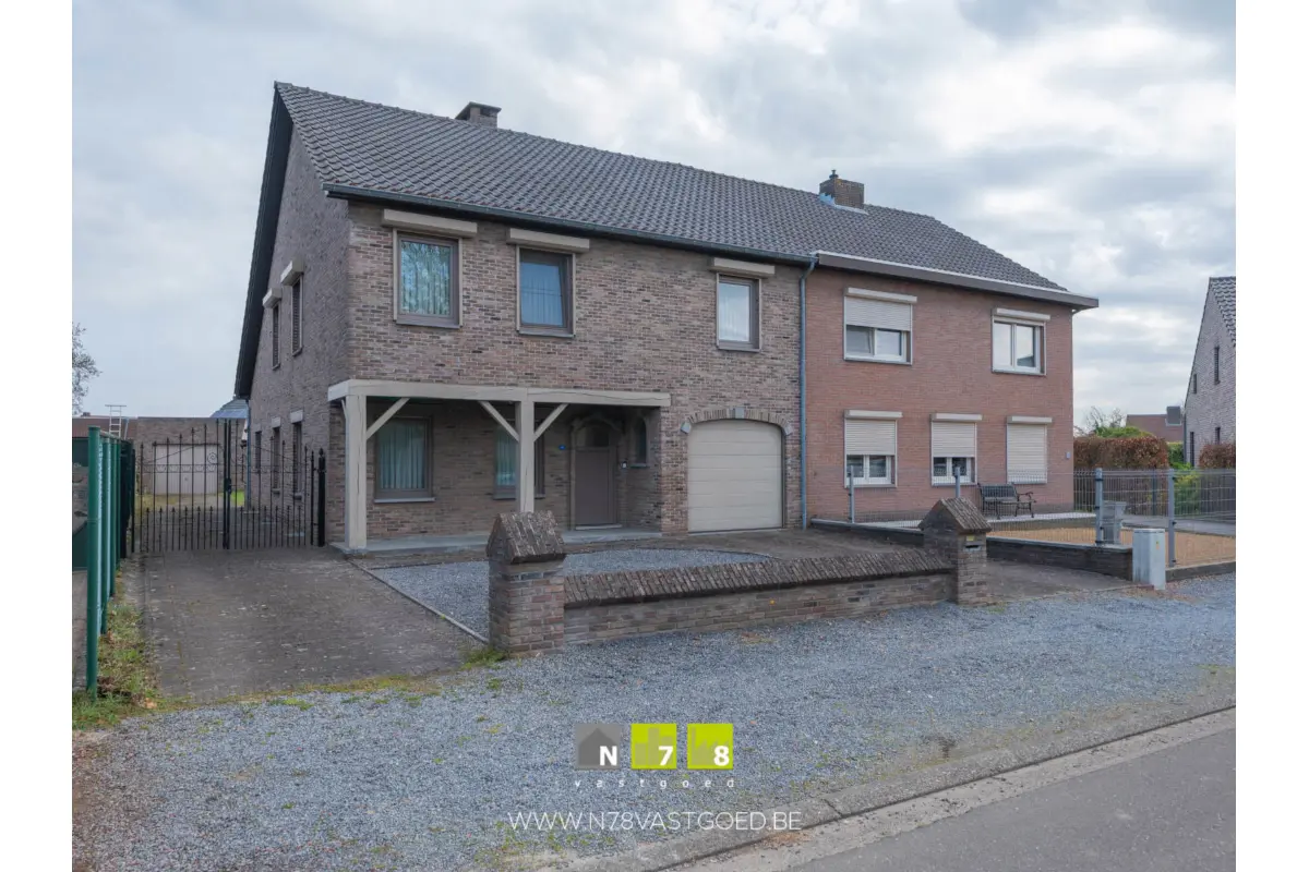 Huis te  koop in Rekem 3621 379000.00€ 4 slaapkamers 212.00m² - Zoekertje 790597