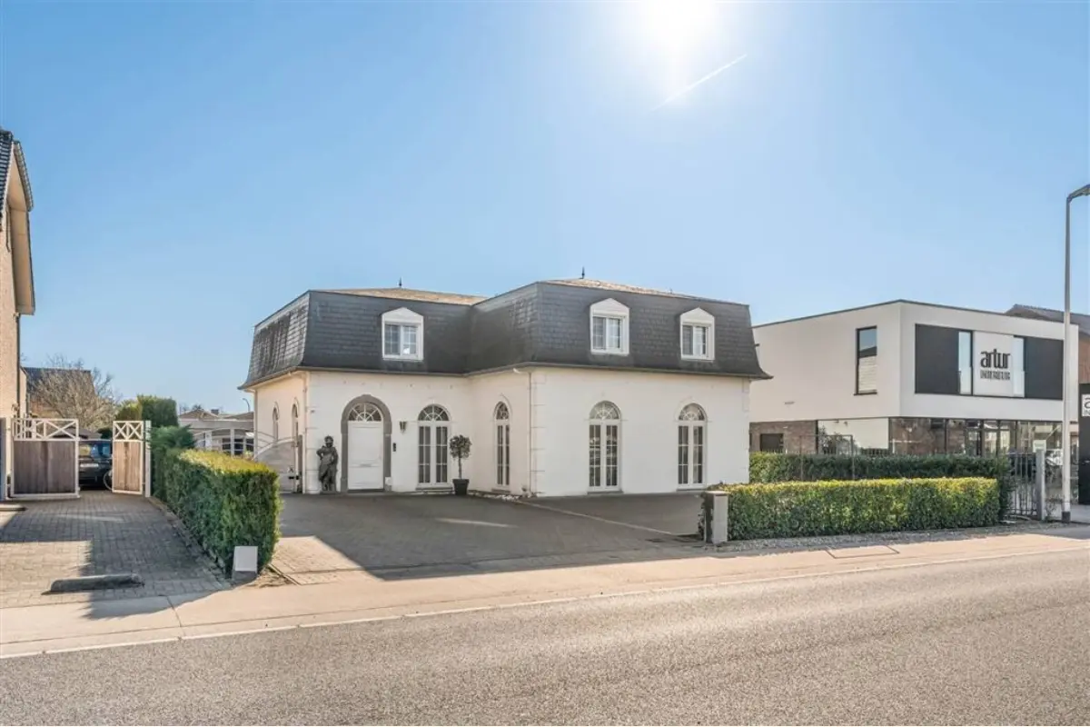 Huis te  koop in Zonhoven 3520 569000.00€ 3 slaapkamers 270.00m² - Zoekertje 790842