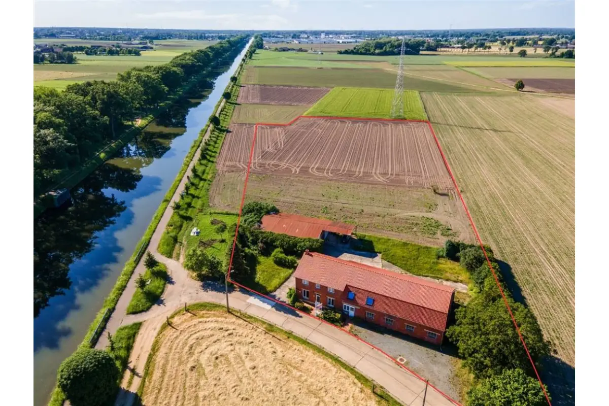 Handelszaak te  koop in Bree 3960 629000.00€ 4 slaapkamers 255.00m² - Zoekertje 791039
