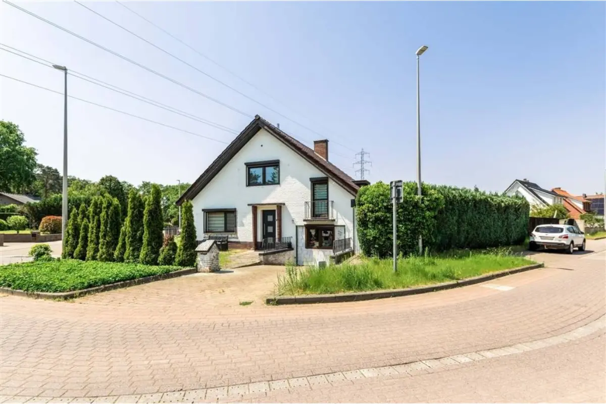Huis te  koop in Houthalen-Helchteren 3530 380000.00€ 5 slaapkamers 134.00m² - Zoekertje 790875