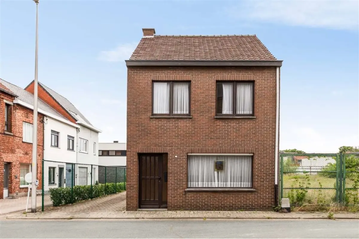 Huis te  koop in Leopoldsburg 3970 210000.00€ 3 slaapkamers 192.00m² - Zoekertje 792319