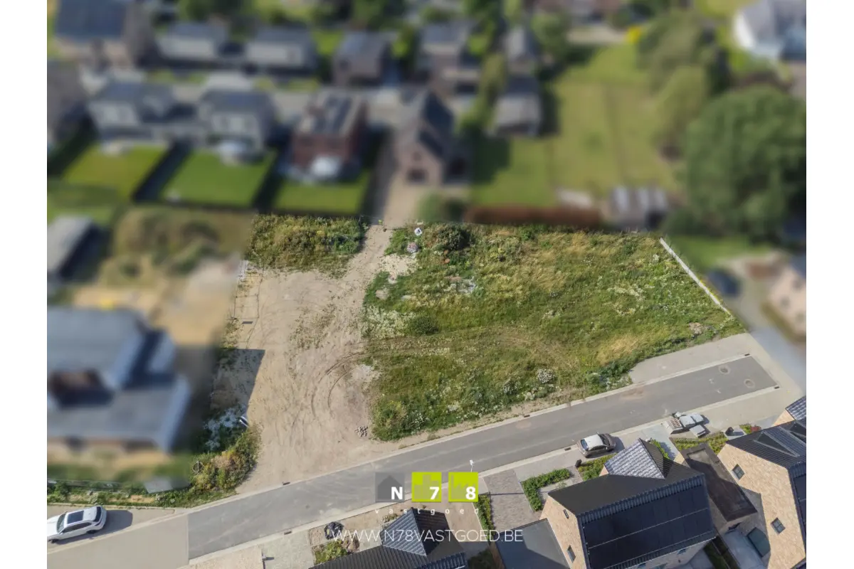 Grond te  koop in Maaseik 3680 159000.00€  slaapkamers m² - Zoekertje 792869