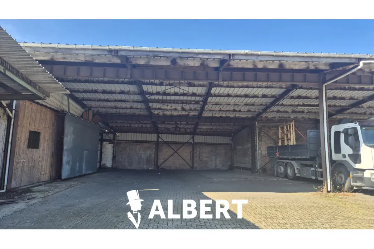 Handelszaak te  in Sint-Truiden 3800 990.00€  slaapkamers 351.00m² - Zoekertje 792920