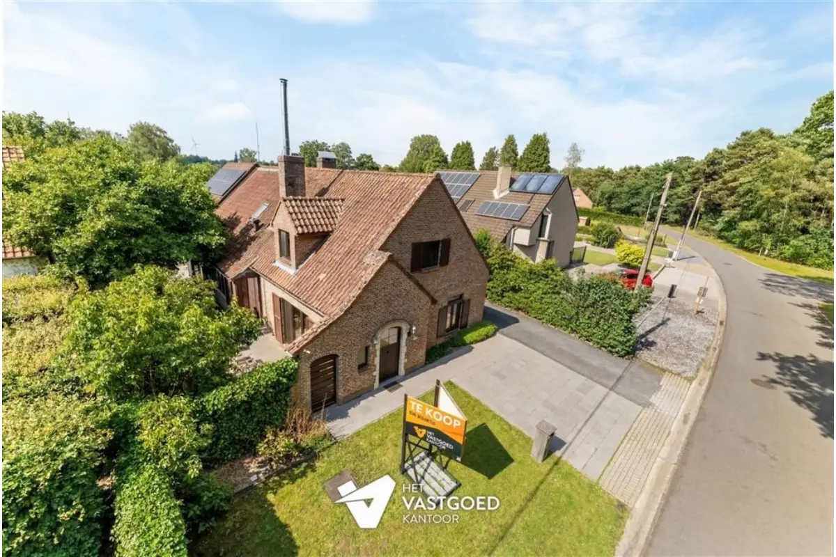 Huis te  koop in Heusden-Zolder 3550 659000.00€ 6 slaapkamers 241.00m² - Zoekertje 793604