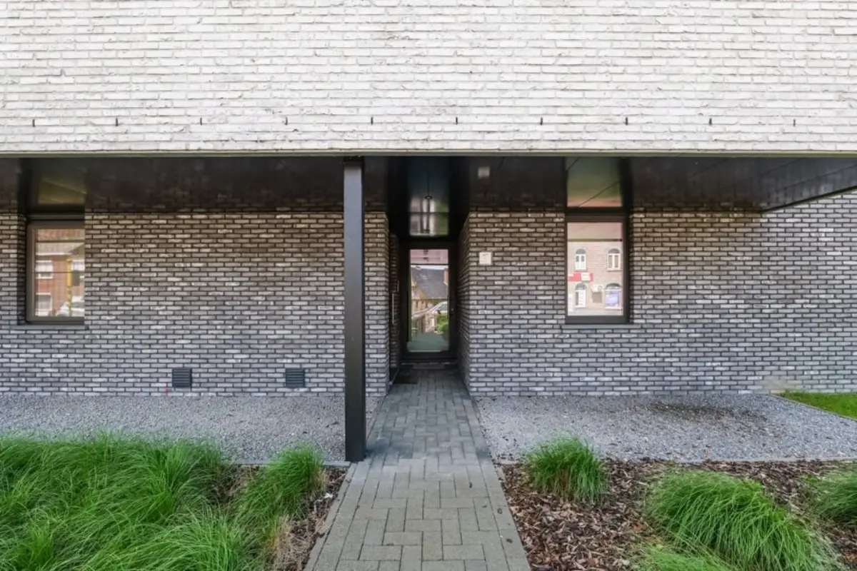 Appartement te  huur in Berg 3700 910.00€ 2 slaapkamers m² - Zoekertje 794447