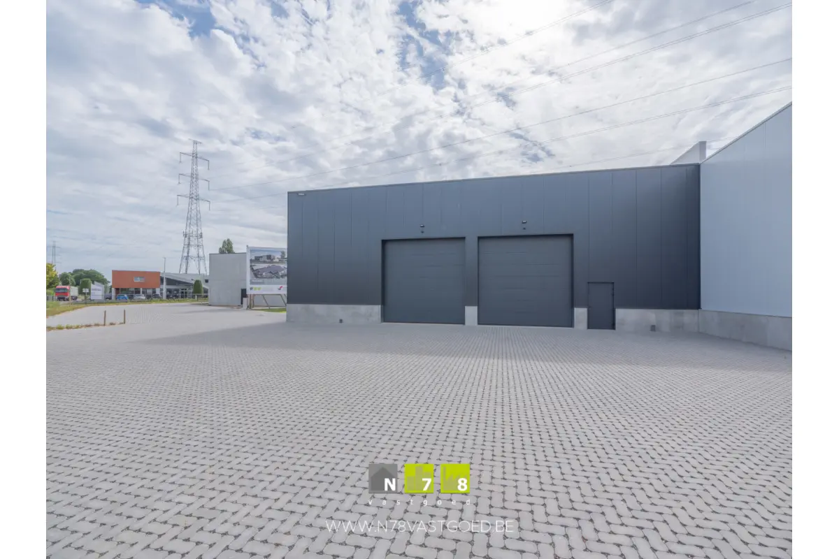 Handelszaak te  koop in Maaseik 3680 923000.00€  slaapkamers 792.00m² - Zoekertje 796547