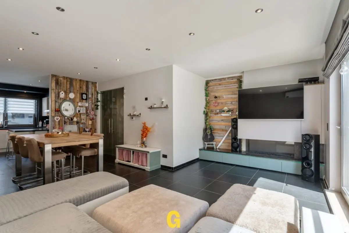 Appartement te  koop in Hoeselt 3730 389000.00€ 4 slaapkamers 179.00m² - Zoekertje 800632