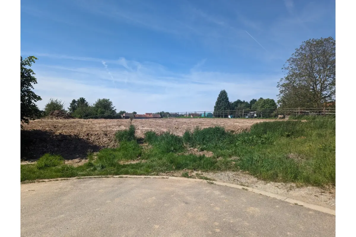 Bouwgrond te  koop in Heers 3870 75000.00€  slaapkamers m² - Zoekertje 801859