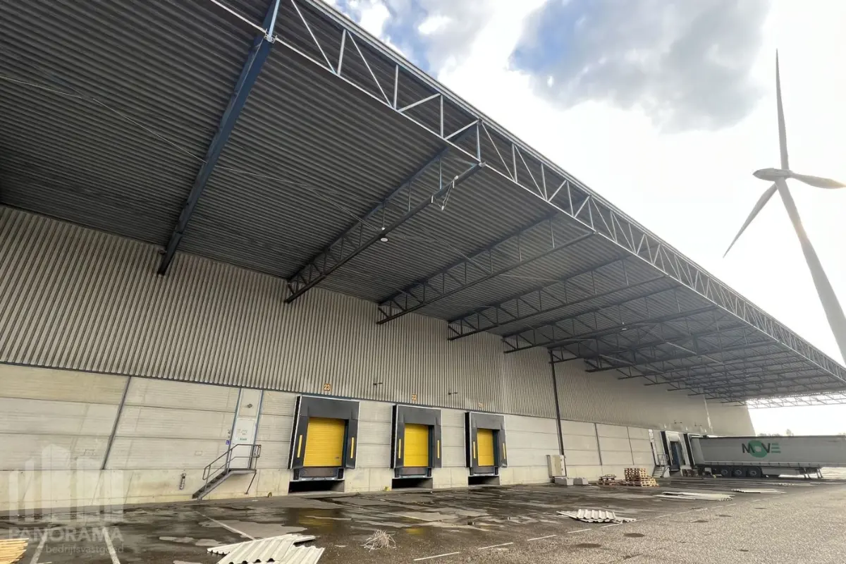 Handelszaak te  huur in Genk 3600 10010.00€  slaapkamers 2800.00m² - Zoekertje 804493