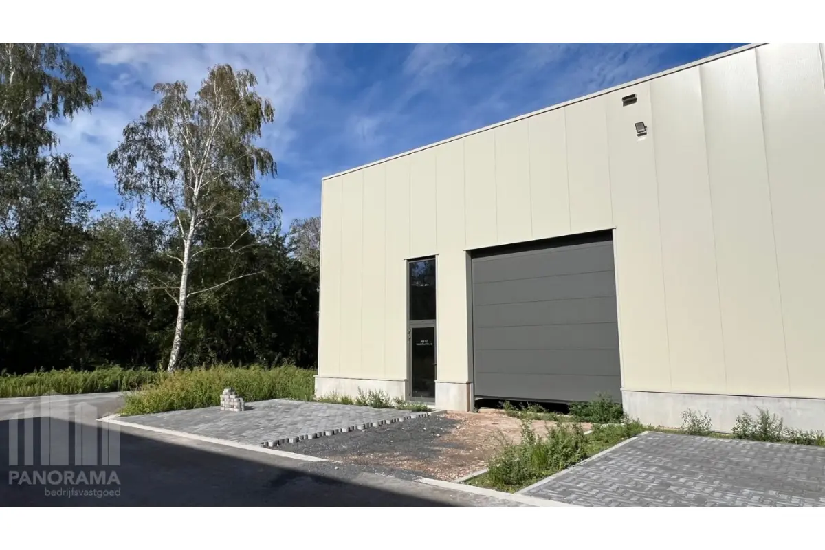 Handelszaak te  huur in Genk 3600 1250.00€  slaapkamers 205.00m² - Zoekertje 806405