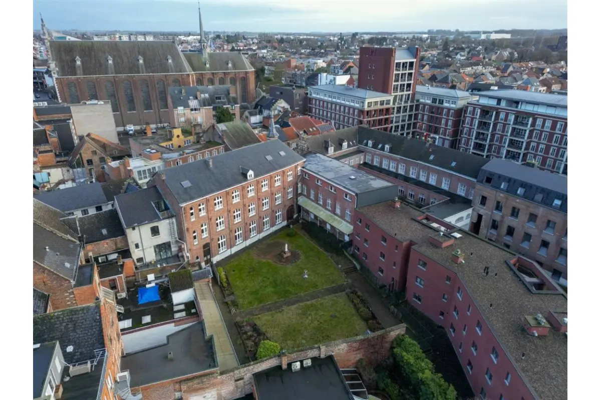 Appartementsgebouw te  koop in Sint-Truiden 3800 1988750.00€  slaapkamers m² - Zoekertje 806389