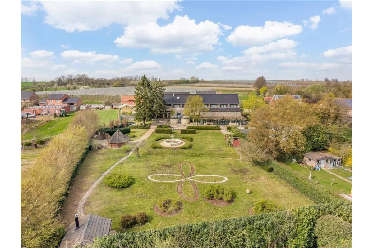 Huis te  koop in Wellen 3830 950000.00€ 10 slaapkamers 1462.00m² - Zoekertje 806385