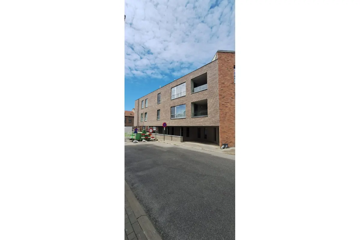 Parking & garage te  huur in Berg 3700 75.00€  slaapkamers m² - Zoekertje 806568