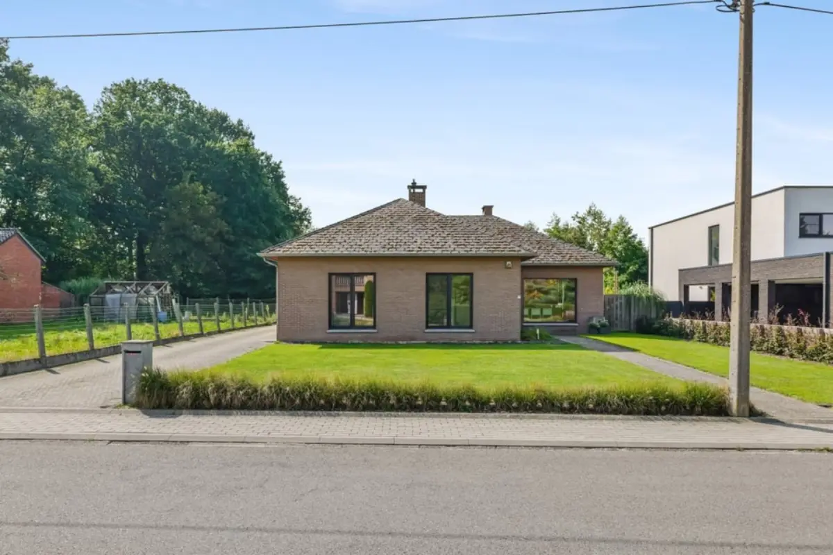 Huis te  koop in Alken 3570 474000.00€ 6 slaapkamers 286.00m² - Zoekertje 810637