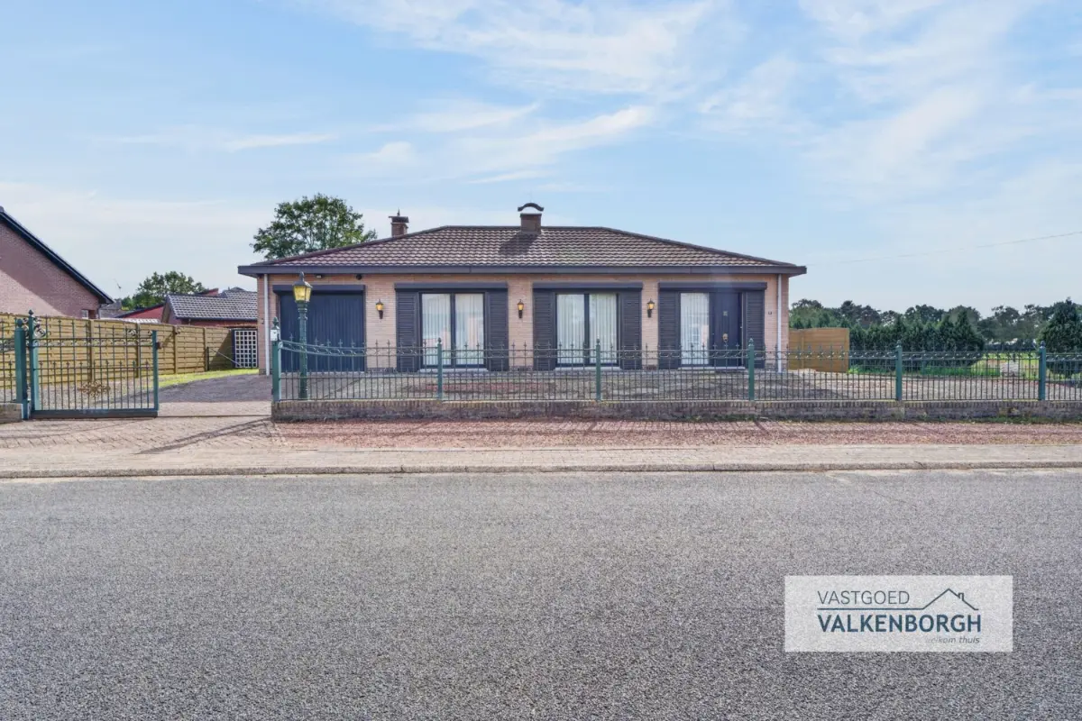 Huis te  koop in Houthalen-Helchteren 3530 275000.00€ 3 slaapkamers m² - Zoekertje 812627