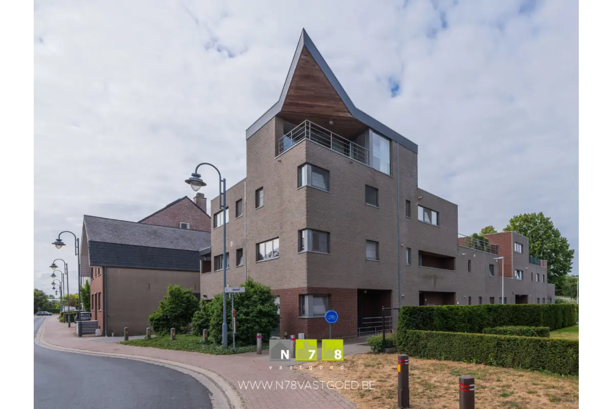 Appartement te  koop in Maaseik 3680 429000.00€ 3 slaapkamers 150.00m² - Zoekertje 814890