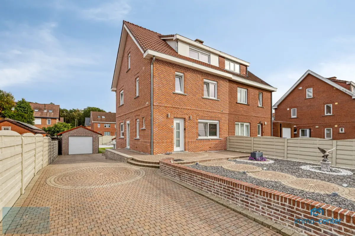 Huis te  koop in Houthalen-Helchteren 3530 419000.00€ 4 slaapkamers 230.00m² - Zoekertje 816136