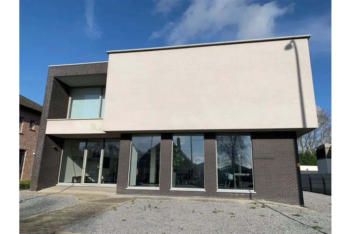 Appartementsgebouw te  koop in Herk-de-Stad 3540 850000.00€ 3 slaapkamers 402.00m² - Zoekertje 816352