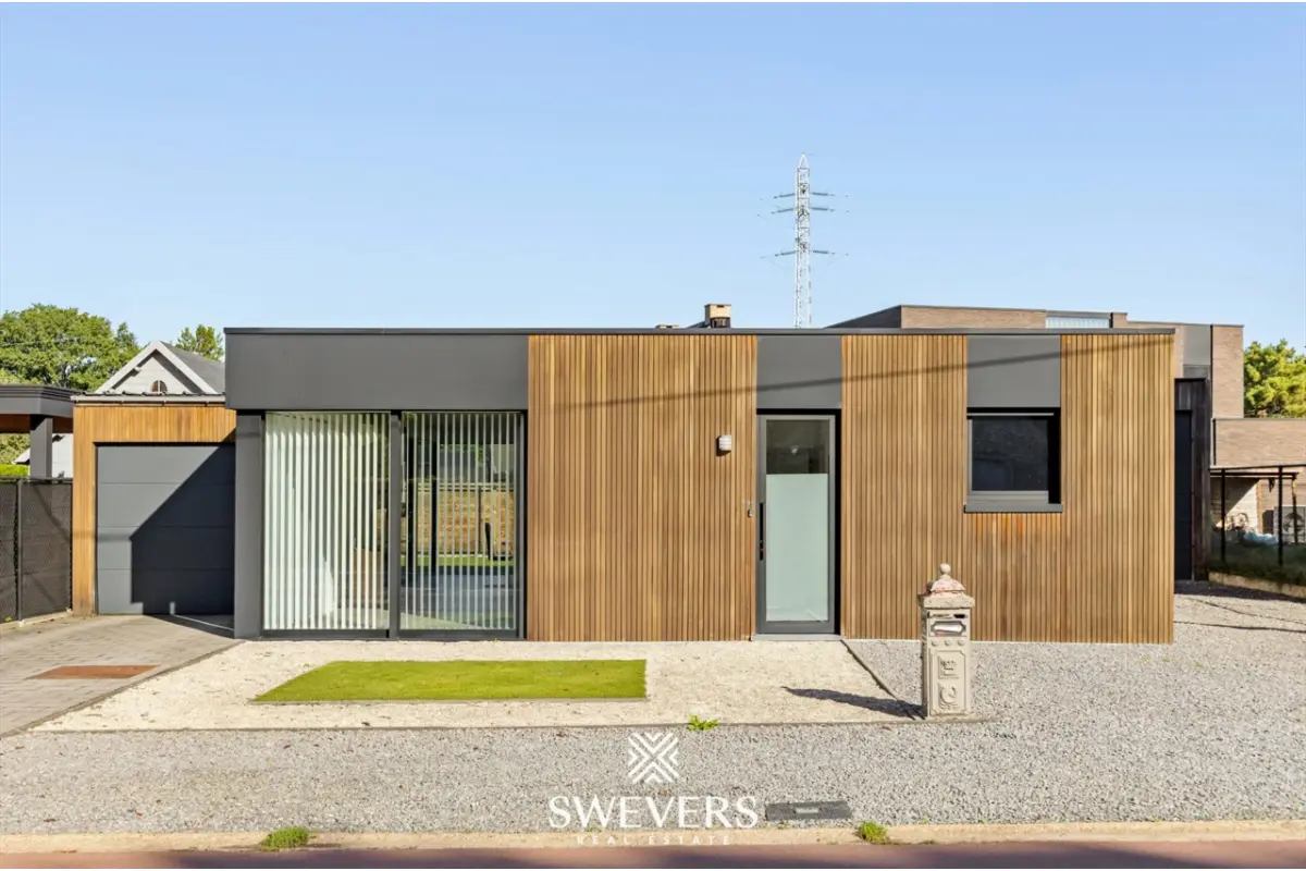Bungalow te  koop in Heusden-Zolder 3550 365000.00€ 2 slaapkamers 120.00m² - Zoekertje 816827