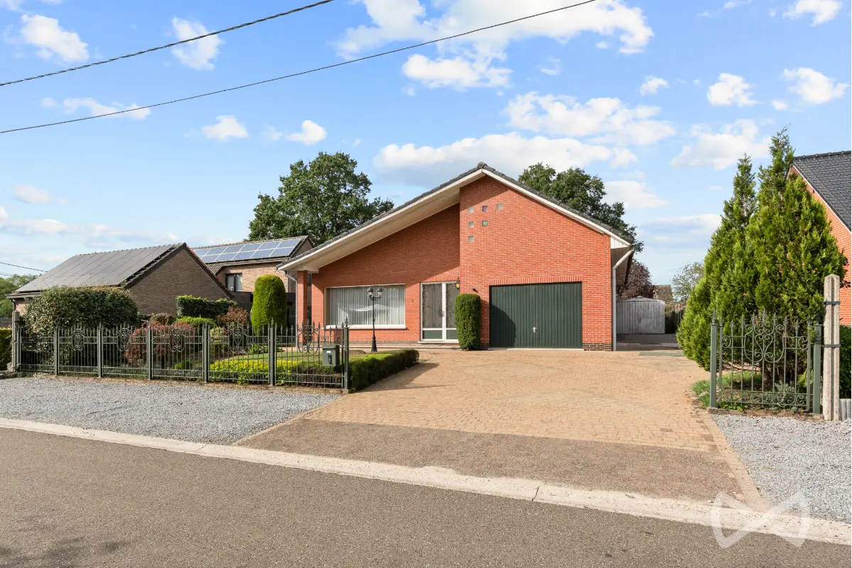 Huis te  koop in Paal 3583 299000.00€ 3 slaapkamers 163.00m² - Zoekertje 818682