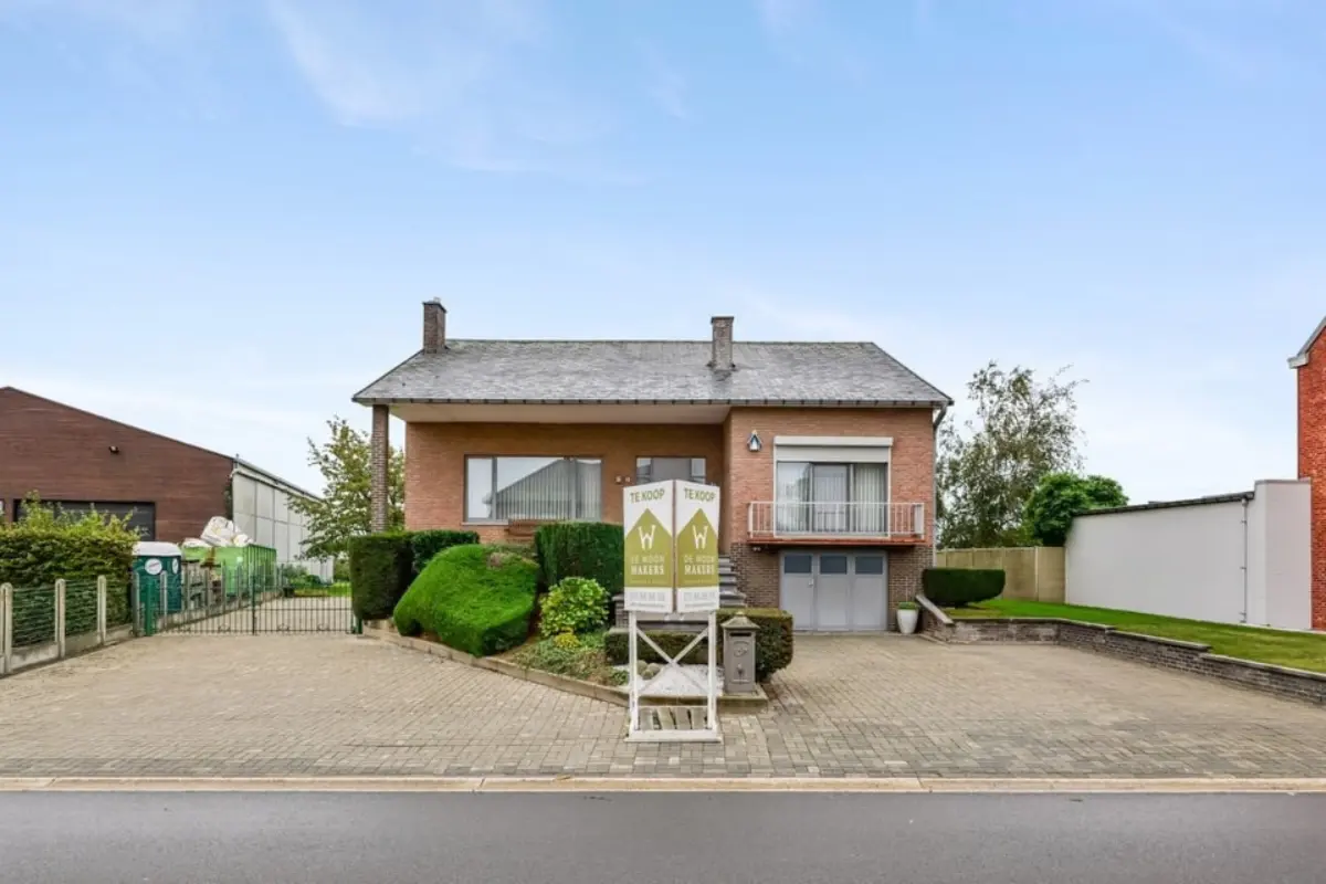 Huis te  koop in Mielen-Boven-Aalst 3891 389000.00€ 4 slaapkamers 345.00m² - Zoekertje 822538
