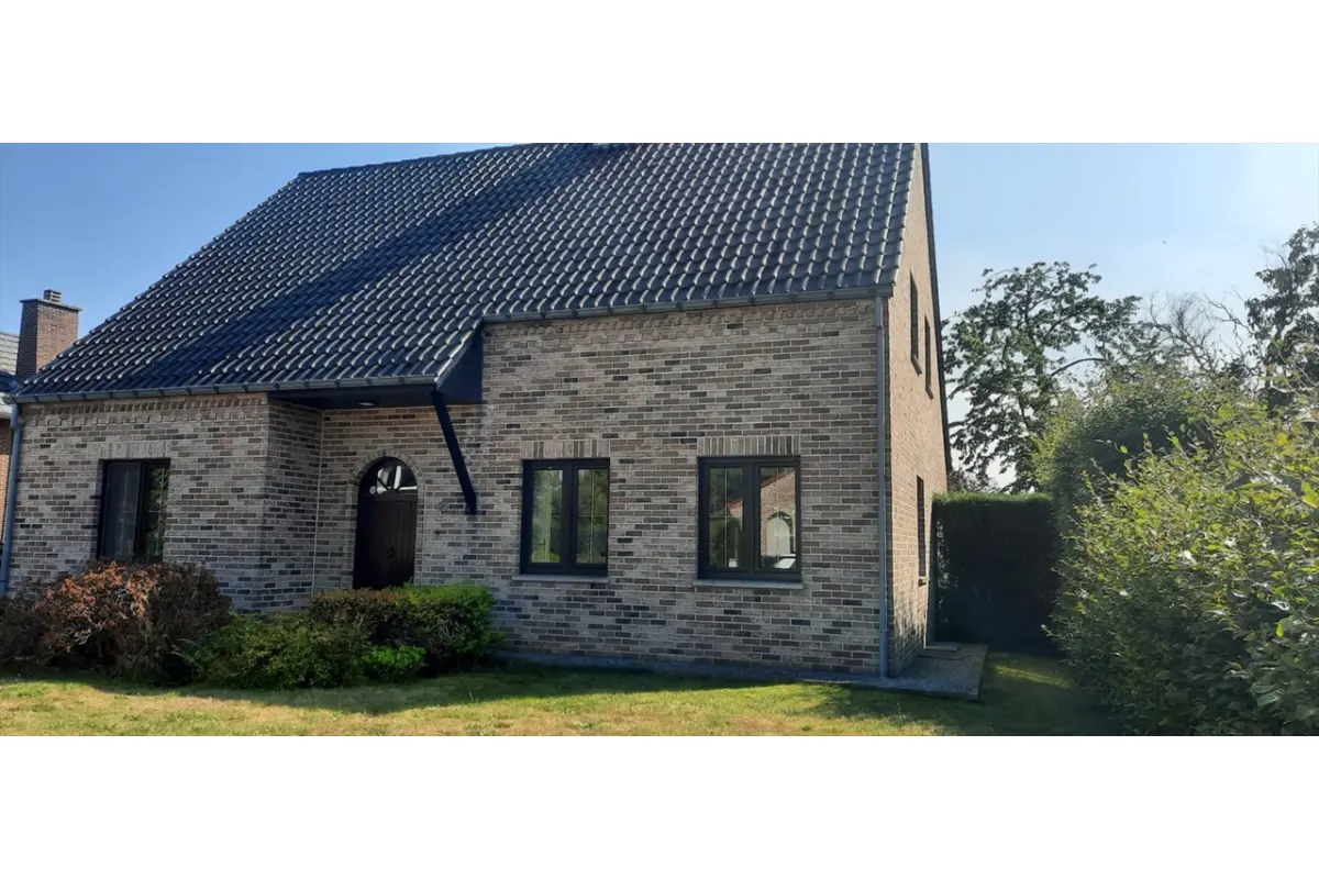 Huis te  huur in Neeroeteren 3680 1250.00€ 3 slaapkamers m² - Zoekertje 824665