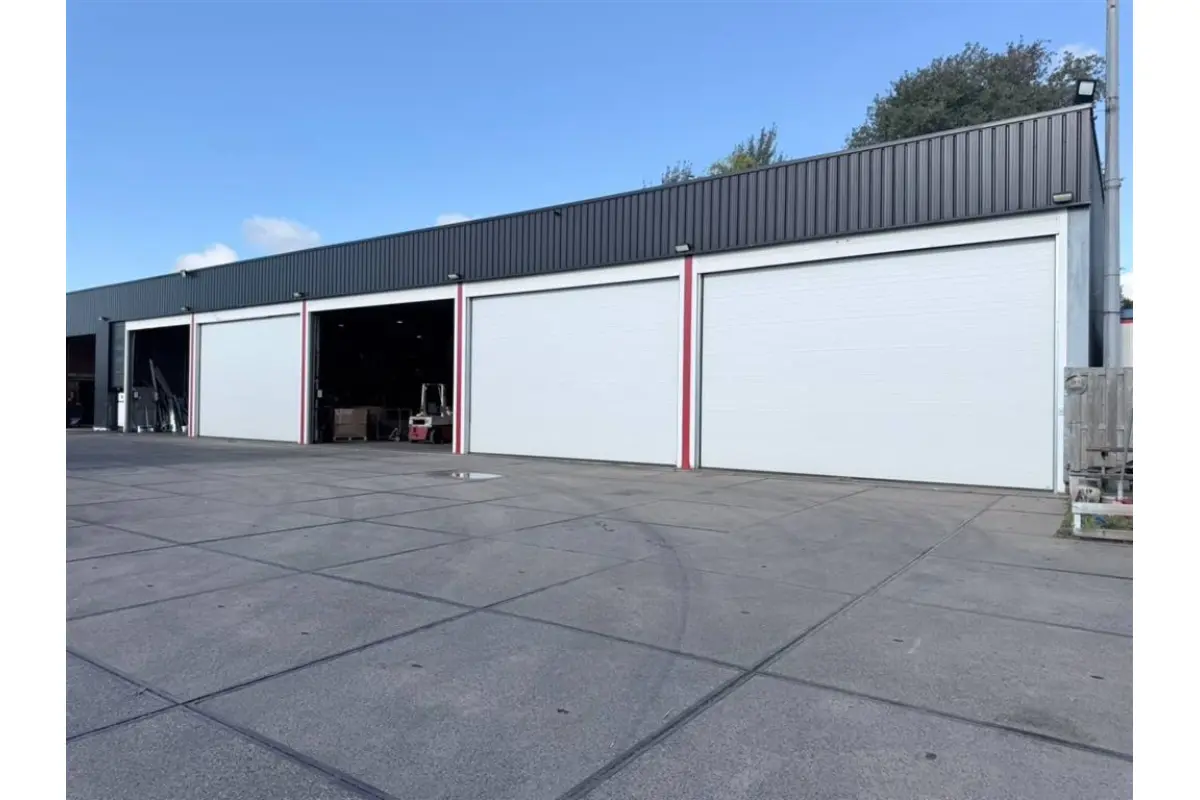 Handelszaak te  huur in Genk 3600 800.00€  slaapkamers 140.00m² - Zoekertje 825952