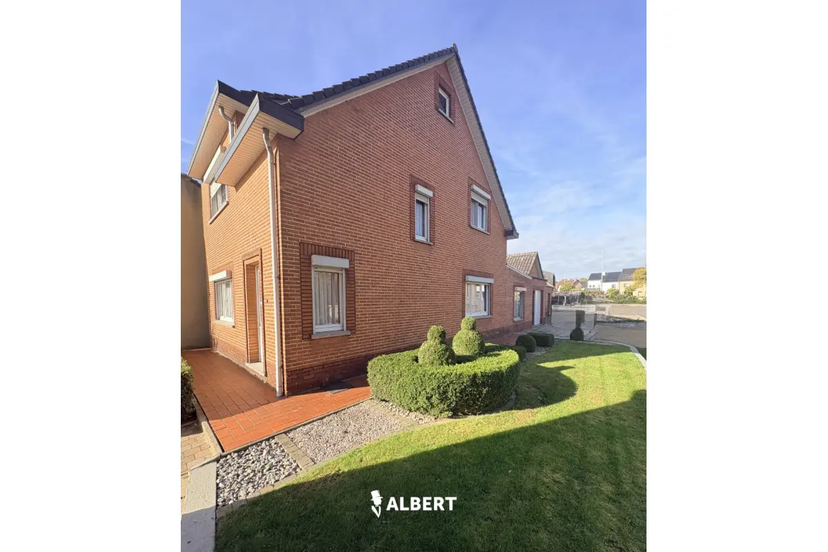 Huis te  koop in Diepenbeek 3590 270000.00€ 3 slaapkamers 167.00m² - Zoekertje 827323