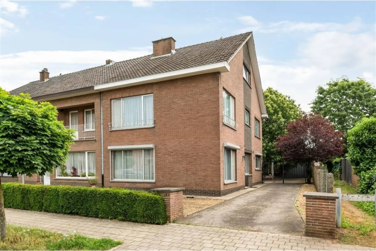 Huis te  koop in Hasselt 3500 349000.00€ 4 slaapkamers 211.00m² - Zoekertje 828535
