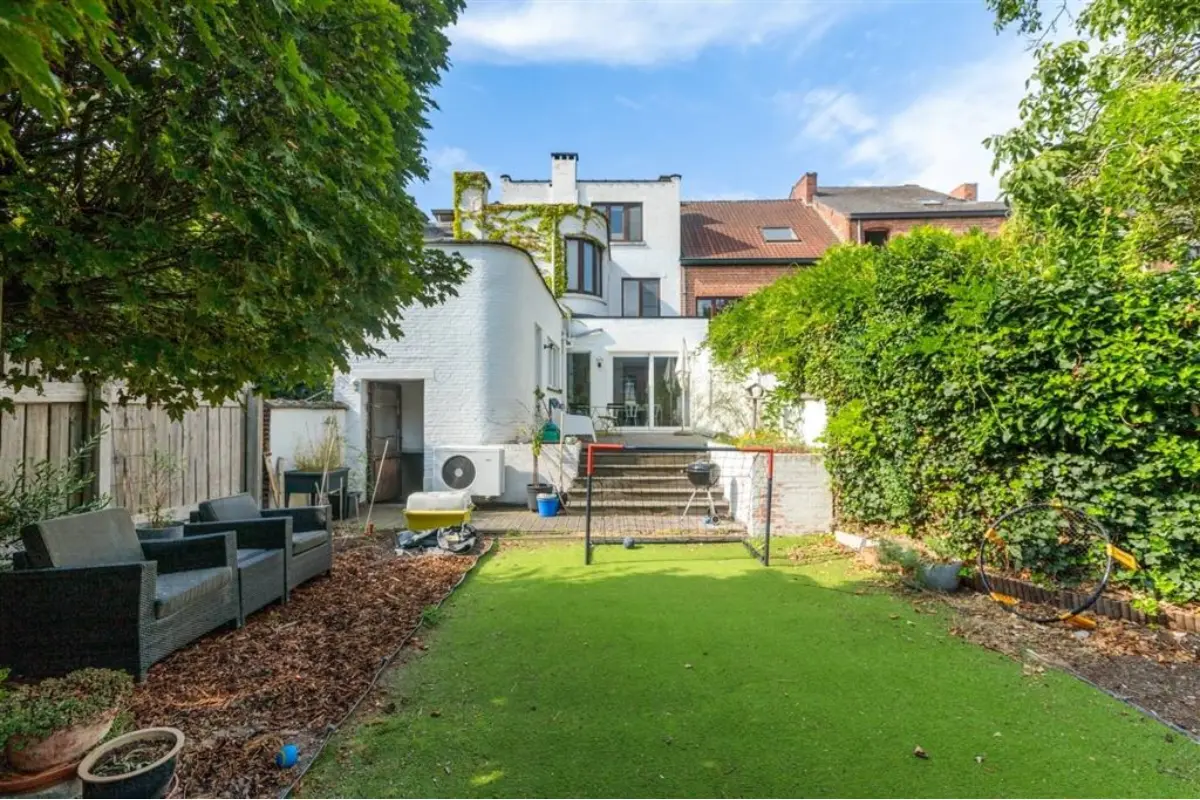 Huis te  koop in Hasselt 3500 475000.00€ 3 slaapkamers 253.00m² - Zoekertje 828547