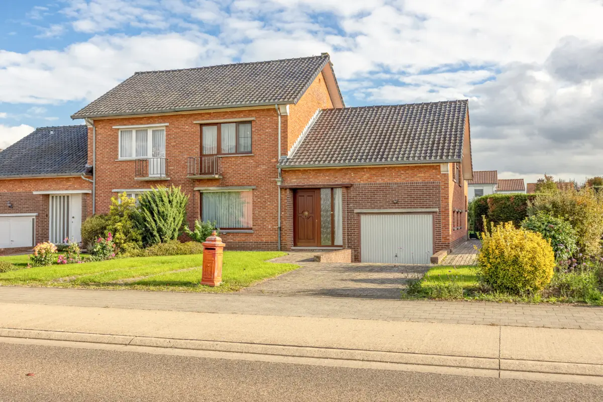 Huis te  koop in Hasselt 3500 275000.00€ 4 slaapkamers 175.00m² - Zoekertje 831168