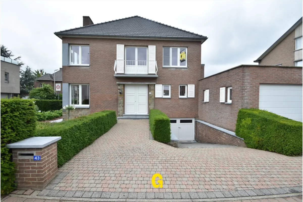 Huis te  huur in Bilzen 3740 1250.00€ 3 slaapkamers m² - Zoekertje 831457