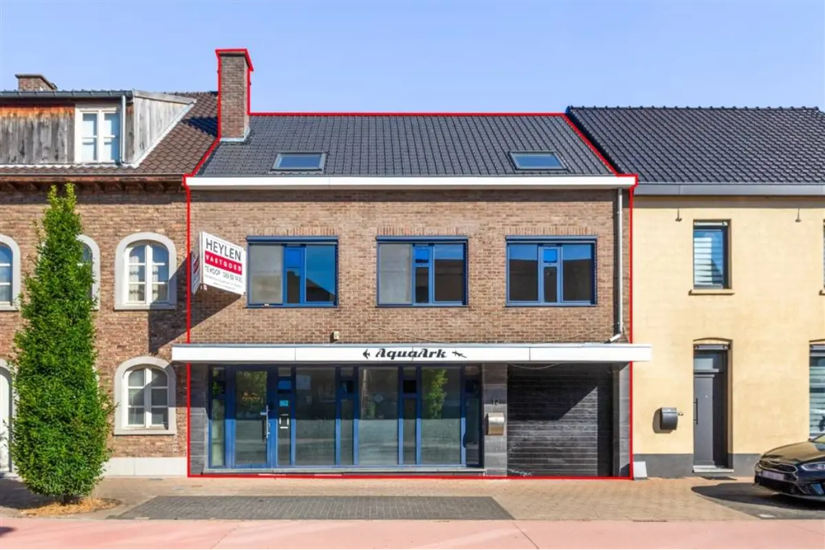 Handelszaak te  koop in Maaseik 3680 280000.00€ 3 slaapkamers 269.00m² - Zoekertje 831369
