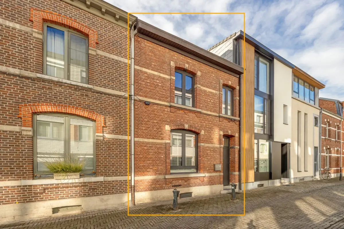 Huis te  koop in Hasselt 3500 475000.00€ 4 slaapkamers 170.00m² - Zoekertje 832082